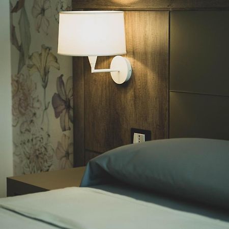 Hotel Pontemare Palermo Bagian luar foto