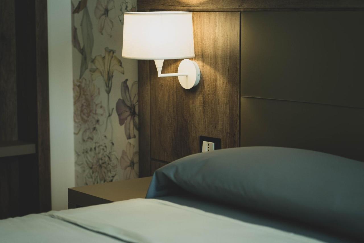 Hotel Pontemare Palermo Bagian luar foto
